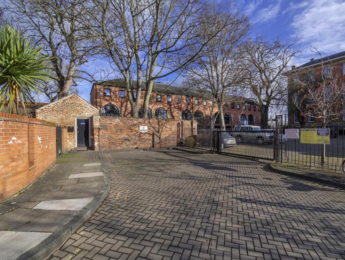 The Beehive Studio Appartamento York Esterno foto